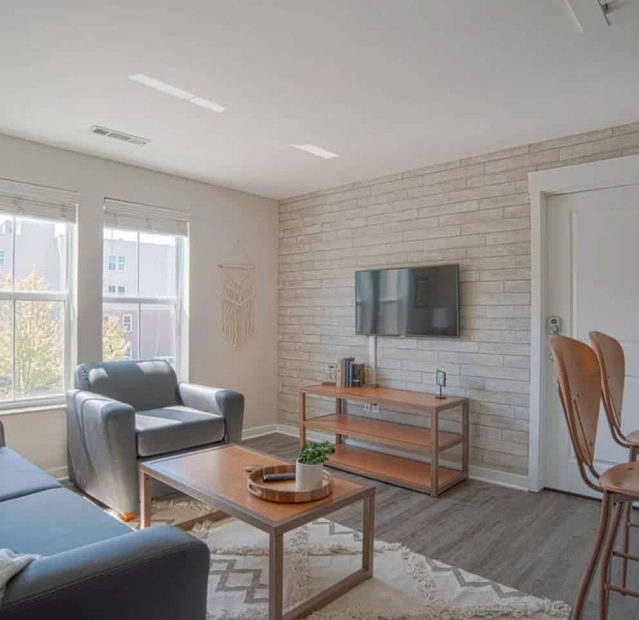 Uptown-livingroom-4 uptown east apartments believes finding the right apartment means finding the right price.