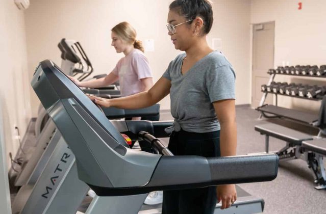 DSC06929 single parent 2 bed 2 bath apartments with workout gym