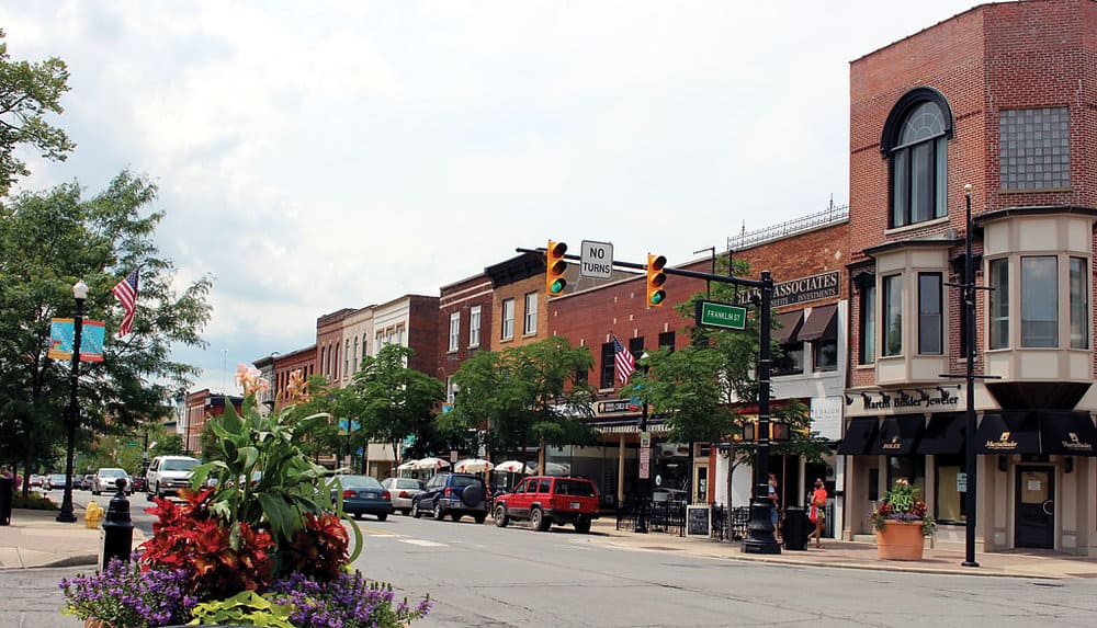 Living Near Downtown Valparaiso: Walkable Apartments, Restaurants, and Events